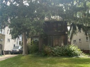 15412 Grovewood Ave, Cleveland, OH