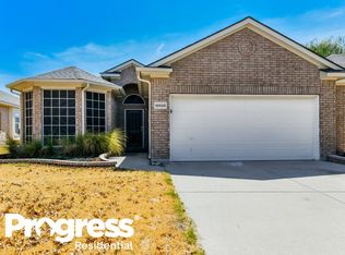10520 Cloisters Dr, Fort Worth, TX 76131