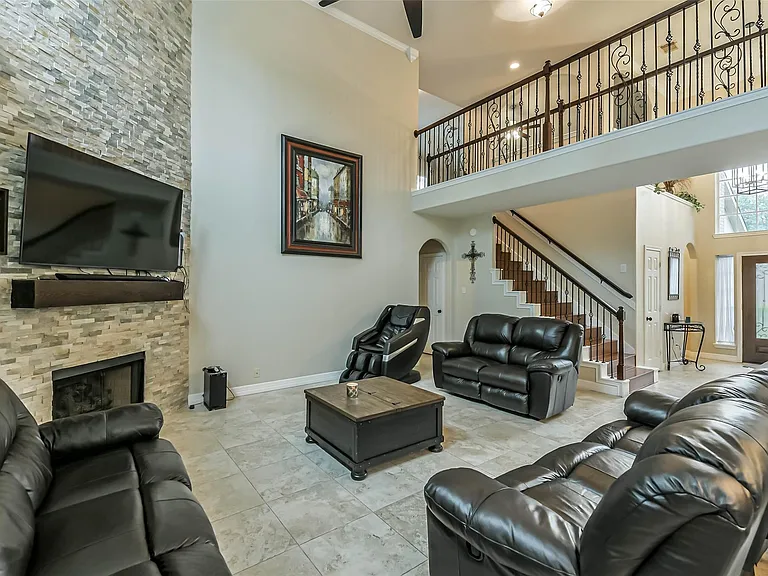 20319 Umber Oak Ct — Photo 23