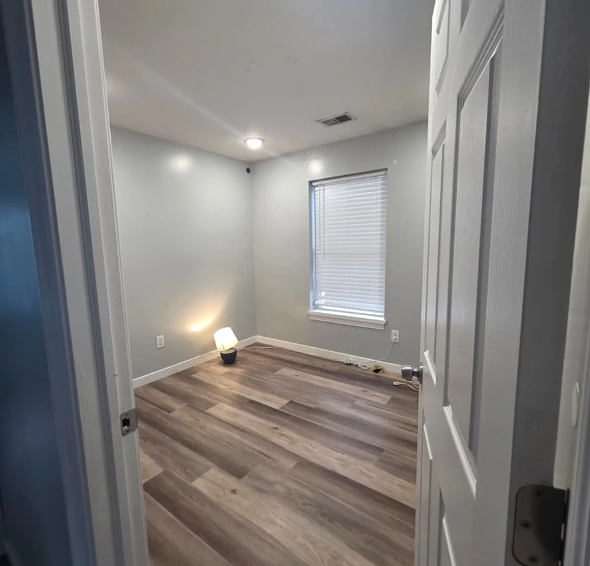 3 bed, $2,618 — Photo 2