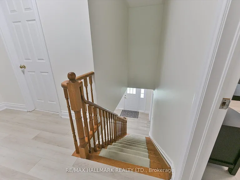 13918 Leslie St E — Photo 17