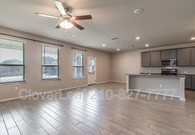 255 Kinsley Way — Photo 8