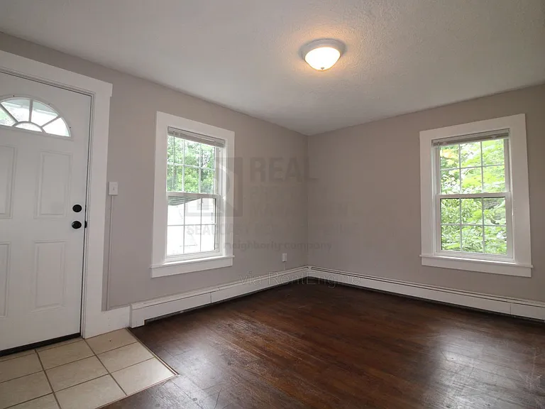 23 High St — Photo 1