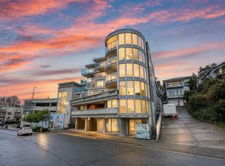 14955 Victoria Ave #404, White Rock, BC