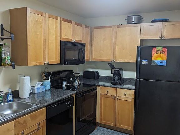 5th image of 5116 Beach Dr SE APT C