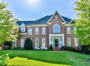 1129 Lost Oak Rd, Charlotte, NC 28270