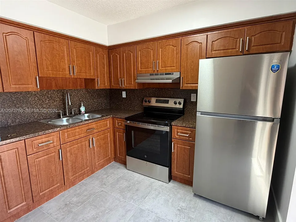 1360 W 41st St #103