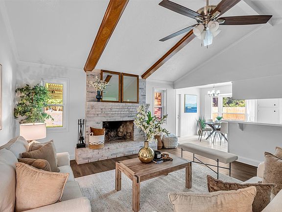 5th image of 20472 Lakeside Dr