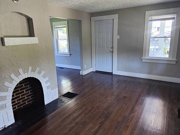 3rd image of 3215 Merrimac Ave