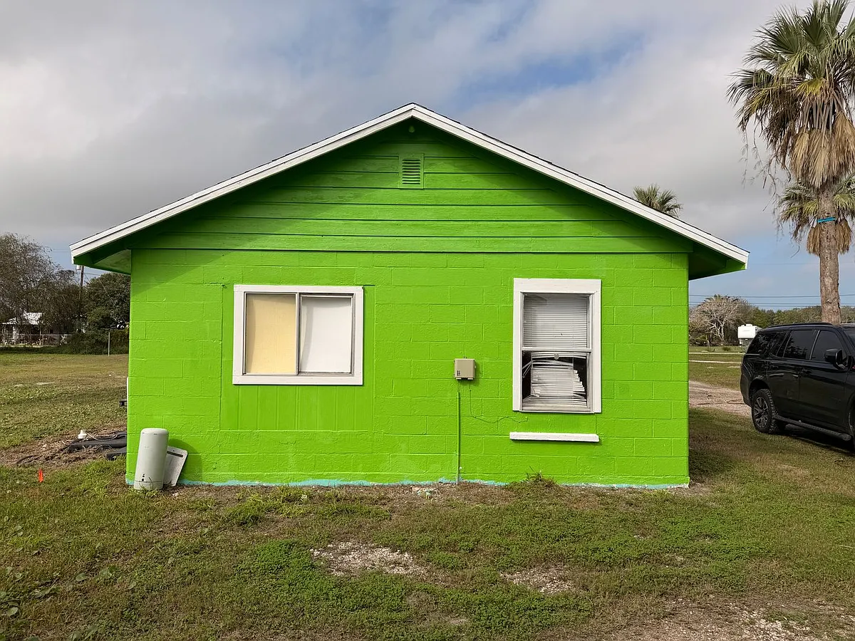 Building Photo - 939 Admiral Dr