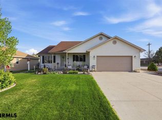 695 H St, Gering, NE 69341