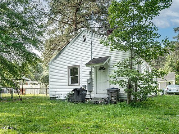 4th image of 914 Pinehaven Drive