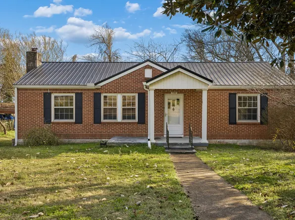 1022 Rolling Fields Cir, Columbia, TN 38401