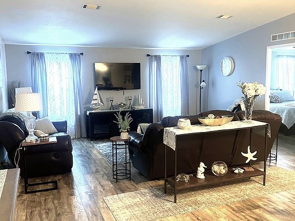 4th image of 4733 Crestwicke Dr #654