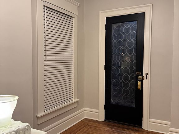 3rd image of 1049 Franklin Ave