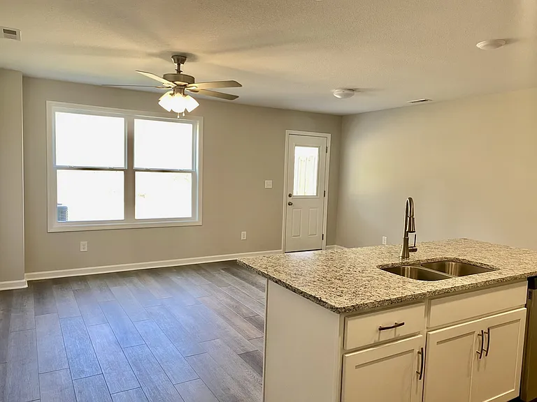 943 Center Rd #A — Photo 9