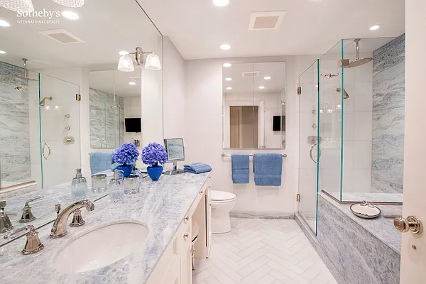 Sold by Sotheby's International Realty | media 10