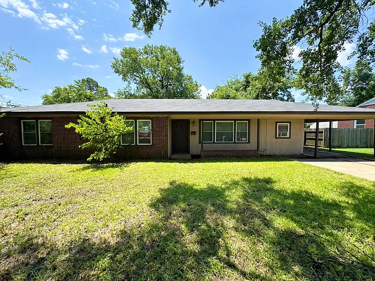 2816 Old Minden Rd — Photo 1