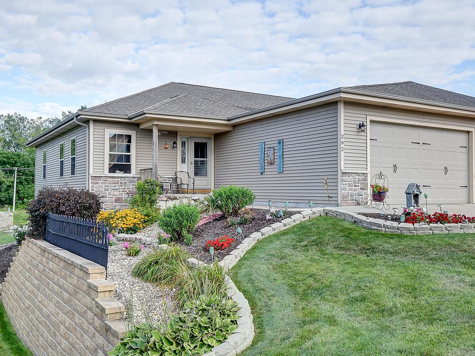 1st image of 292 Brookside Dr
