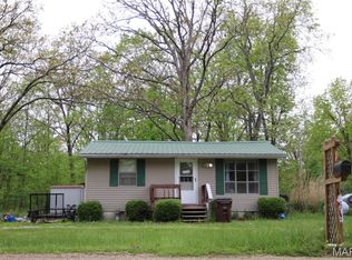 895 Parkway Dr, Iron Mountain, MO 63624