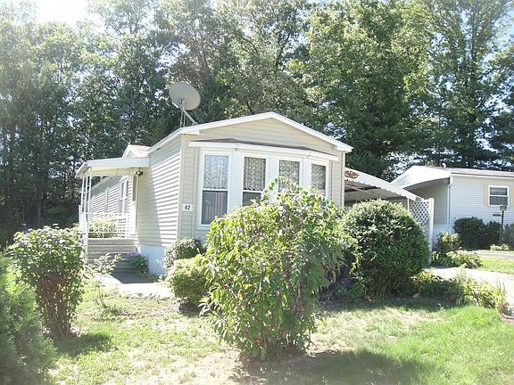 2nd image of 42 Holly Hill Ln