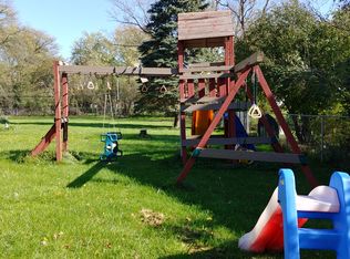 1519 N Wilke Rd, Arlington Heights, IL 60004