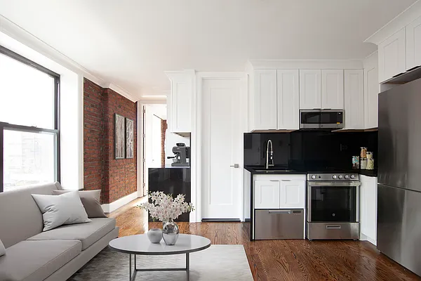 Rented by R New York | media 14