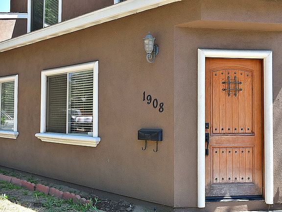 3rd image of 1908 Yosemite Dr