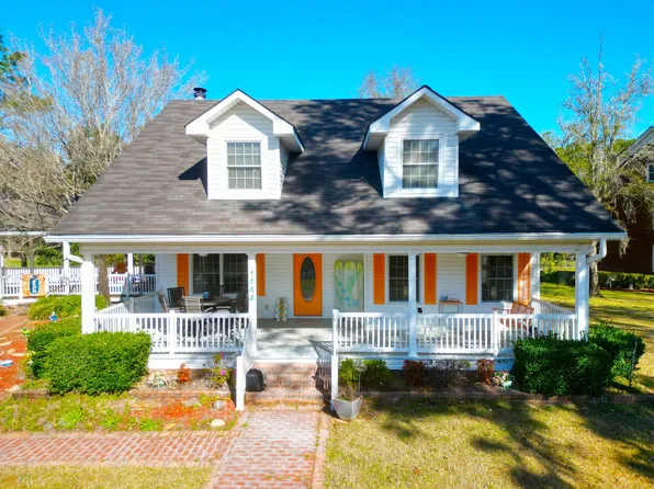 1444 S River Oaks Dr, Blackshear, GA 31516
