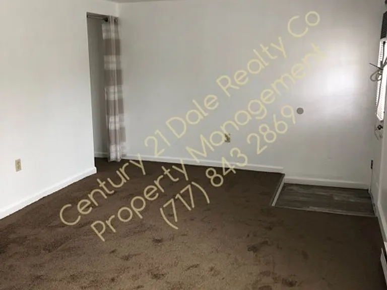 3086 Staunton Ave — Photo 4