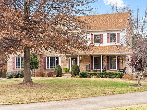 4th image of 300 Ellsworth Ct