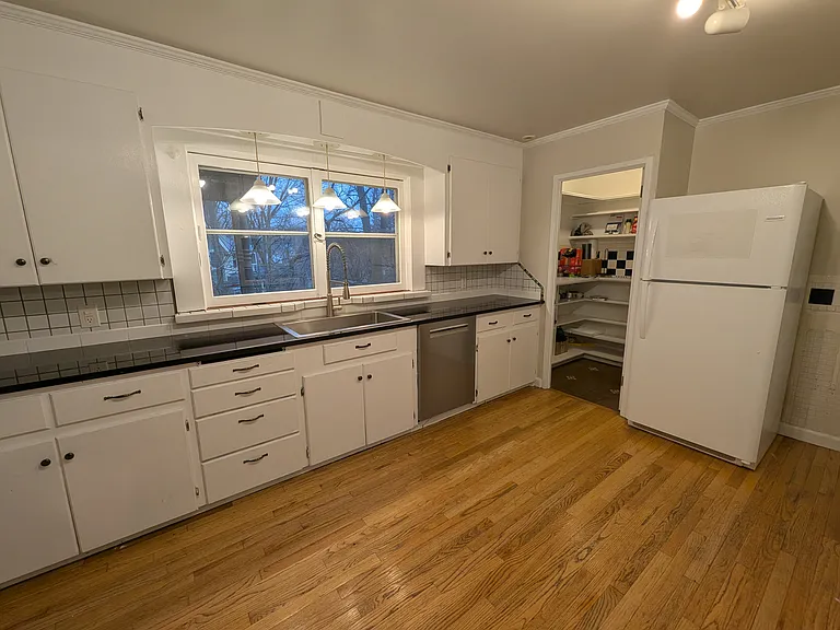 910 W Stadium Blvd #A — Photo 10