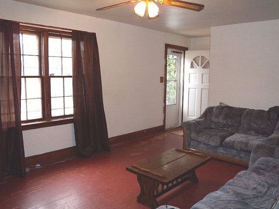 2nd image of 1428 Askin St
