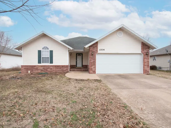 1704 S Fisk Avenue, Springfield, MO 65802