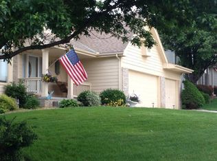 1804 Deerfield Way, Papillion, NE 68133