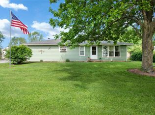 2117 Meadow Dr, High Ridge, MO 63049