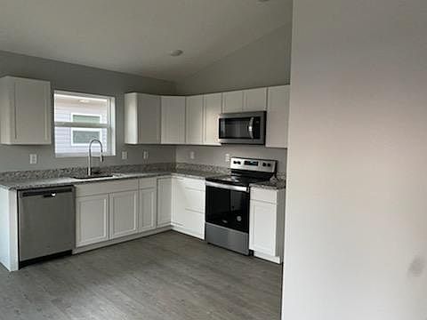 2nd image of 2827 Carson Ave