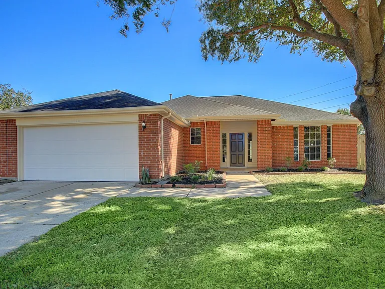 6506 Larissa Cir — Photo 2