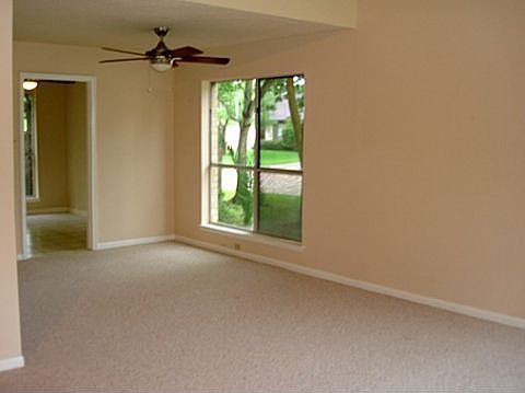 4th image of 3602 Village Grove Dr