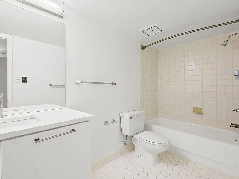 The Remington Apartments — Photo 39