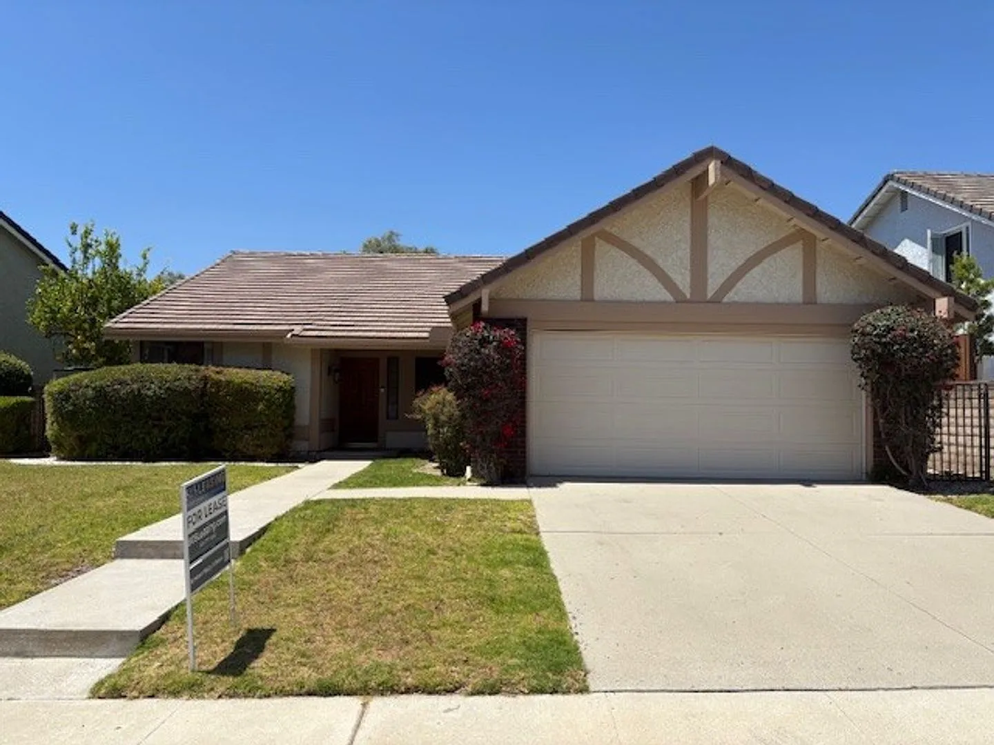 Beautiful Single-Story Home in Desirable Lang Ranch — Photo 1