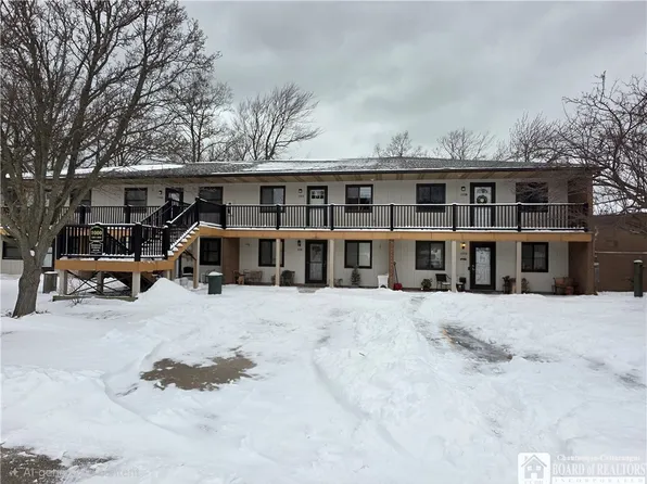 1004 Edgewater Dr, Westfield, NY 14787