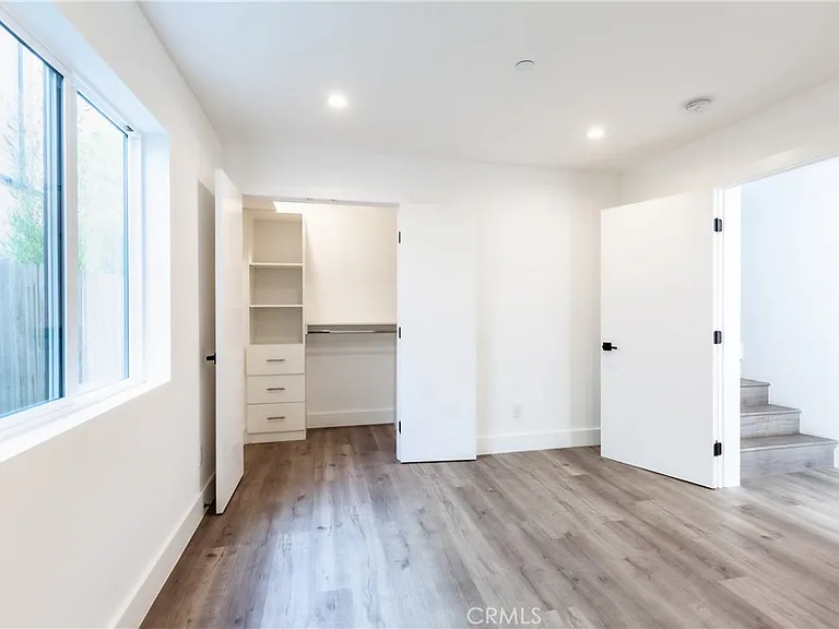 10910 W Hesby St #1/2 — Photo 9