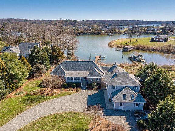 2nd image of 250 Lake Landing Dr