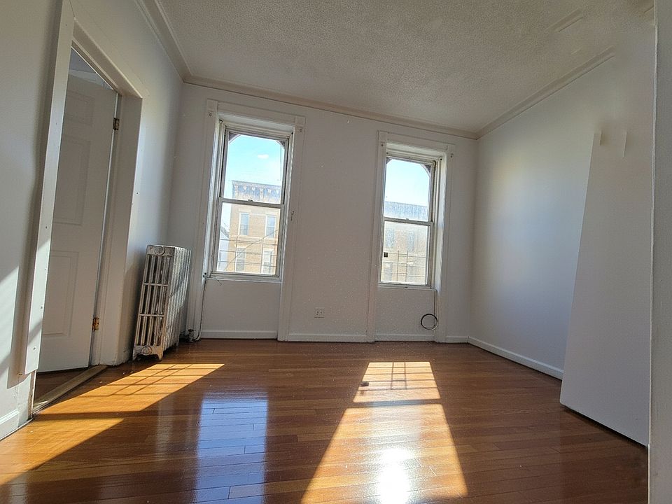 1st image of 434 Lincoln Ave APT 3