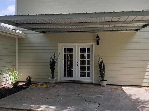 4th image of 2613 E General Wainwright Dr