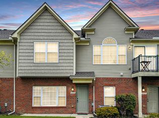 20003 Hidden Oaks Dr #20003, Trenton, MI 48183