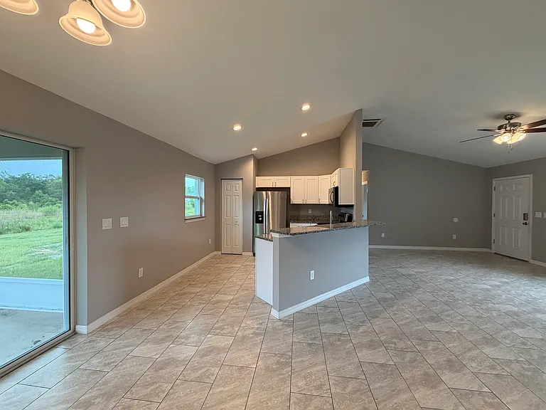 15677 SW 37th Cir — Photo 12