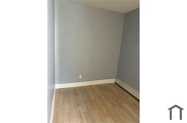 Building Photo - 18 Porach St #2