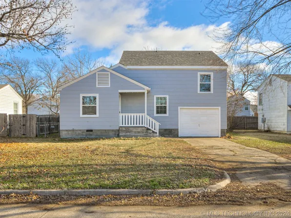2142 Dewey Pl, Bartlesville, OK 74003